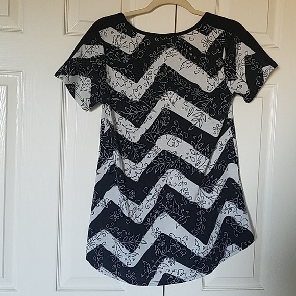 Lularoe XS Classic in black and creamy gray. - Picture 2 of 3